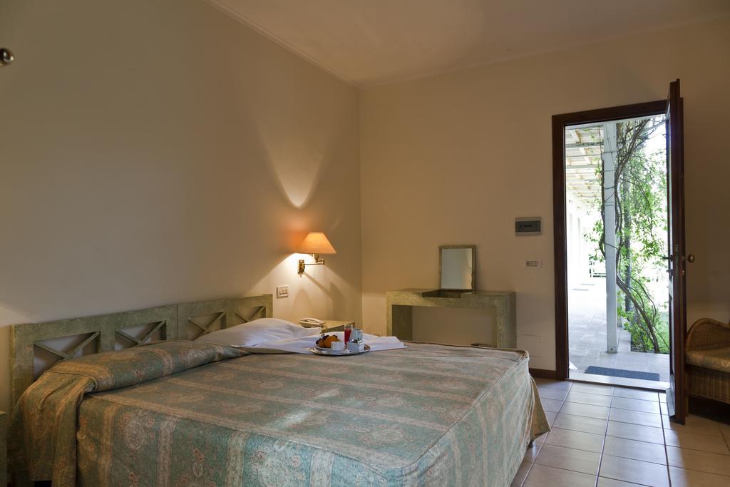 Hotel La Conchiglia Fregenae Esterno foto